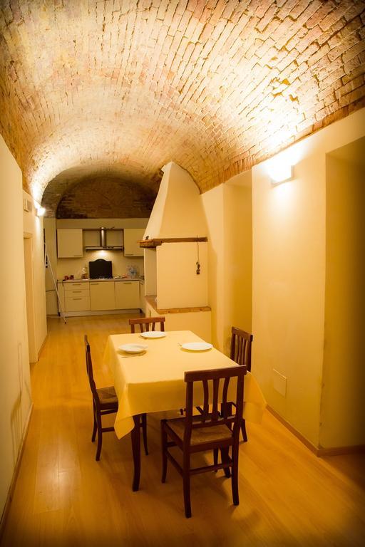 Отель Antica Cisterna Сиена Экстерьер фото